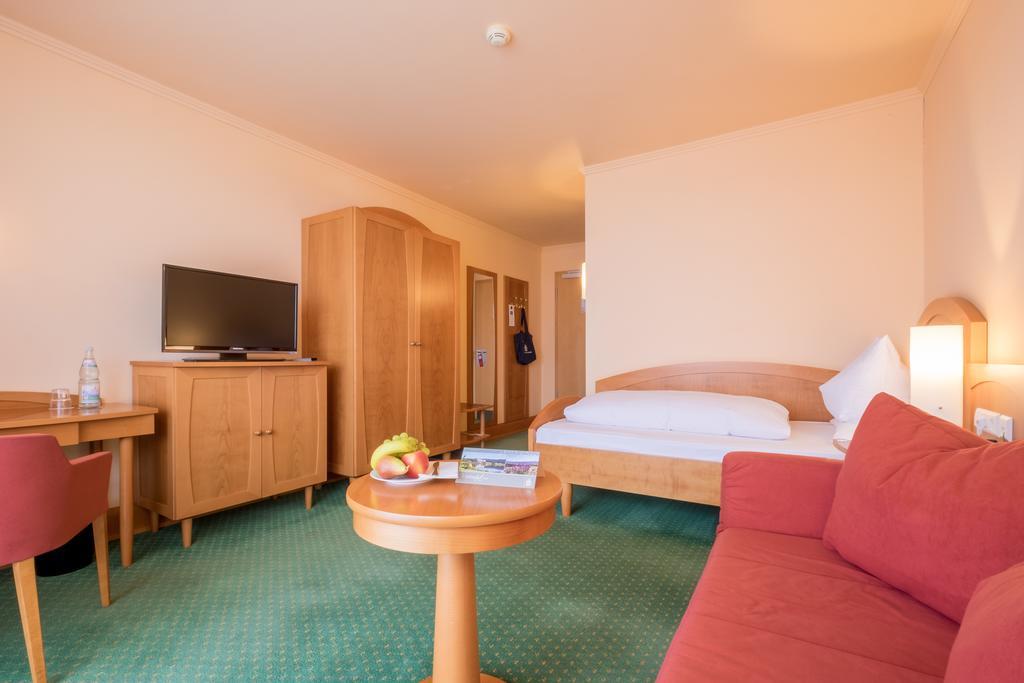 Gesundheitshotel Weissenstadt Am See ภายนอก รูปภาพ